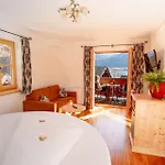 Zimmerbraeu 4*